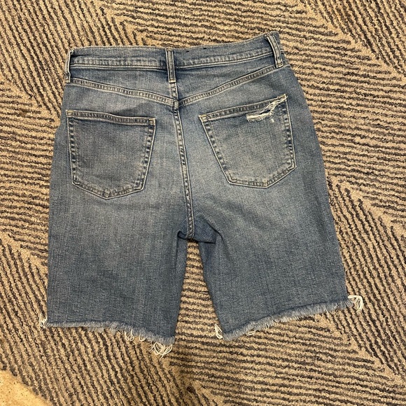 GAP High Rise Bermuda Jean Shorts Size 29 Raw Hem Distressed - Picture 2 of 3
